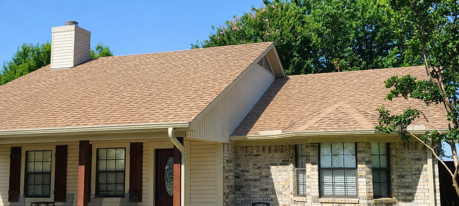 Clean asphalt shingle roof after professional roof cleaning in Corsicana TX